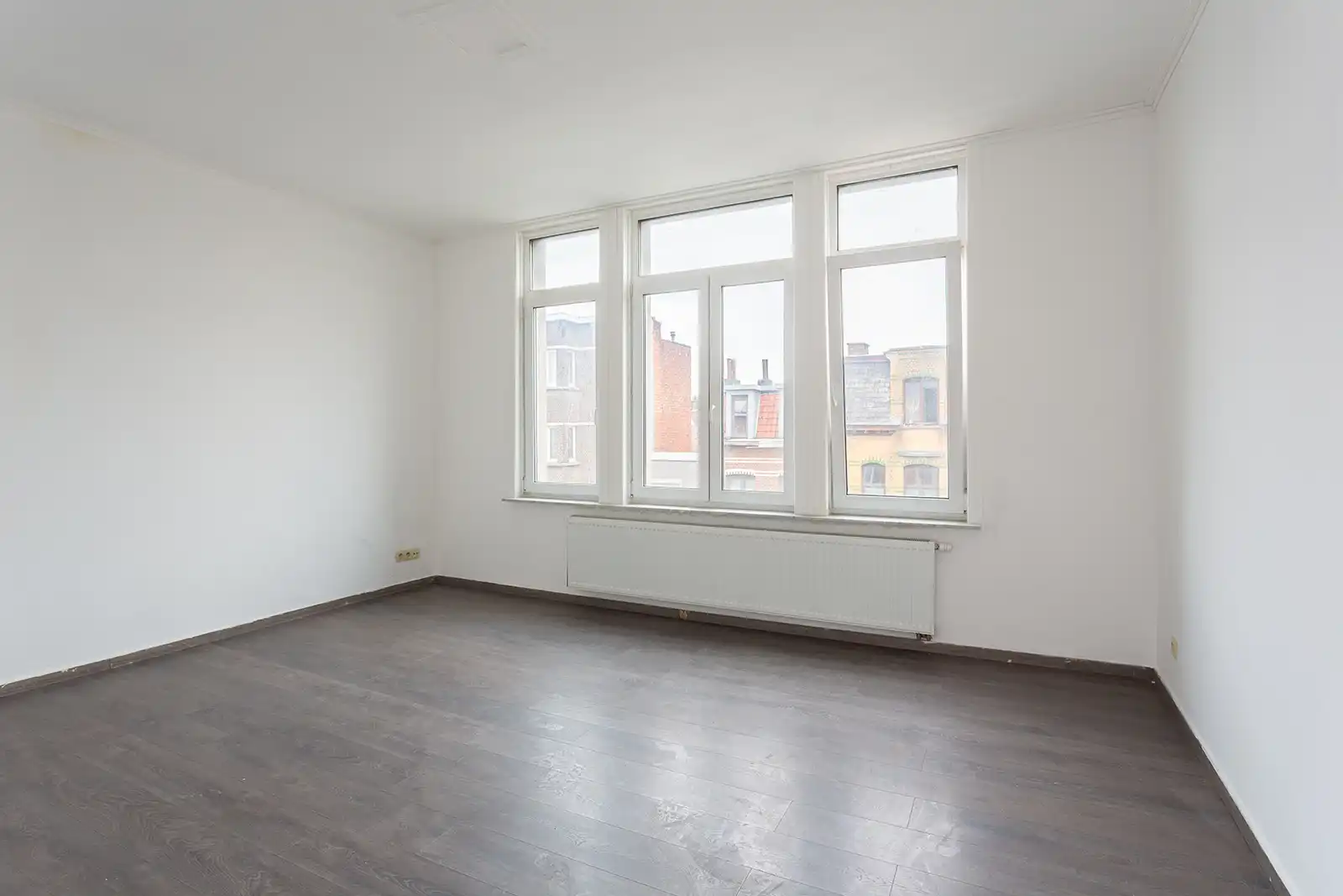 Te renoveren woning met 5 slpk, 2 badk en koer in Deurne-Zuid foto 24