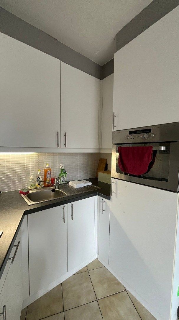 Centraal gelegen 1-slpk appartement aan UZ Gent! foto 8