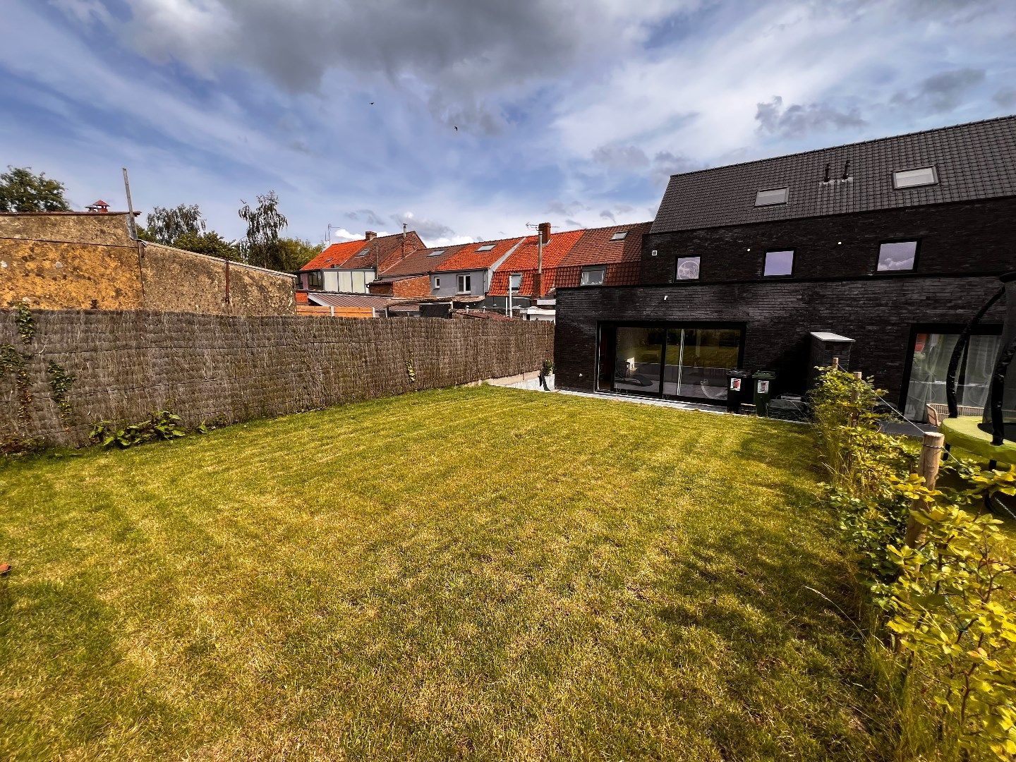 RUIME WONING MET 3 SLAAPKAMERS, GARAGE EN TUIN IN MESEN foto 6