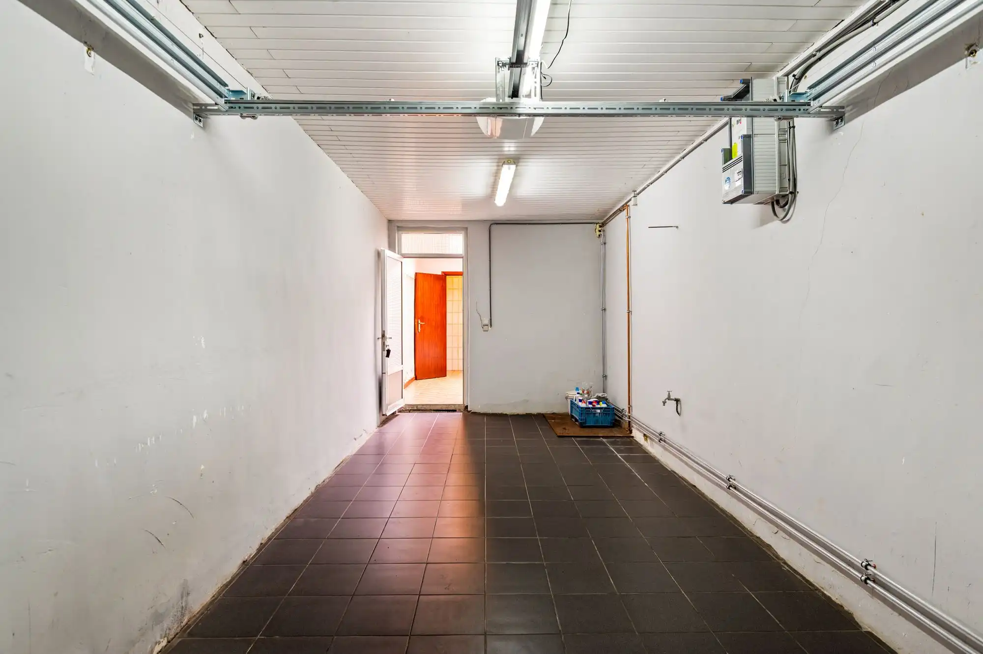 Te renoveren gezinswoning met leuke tuin en 2 garages op topligging in Brasschaat! foto 16