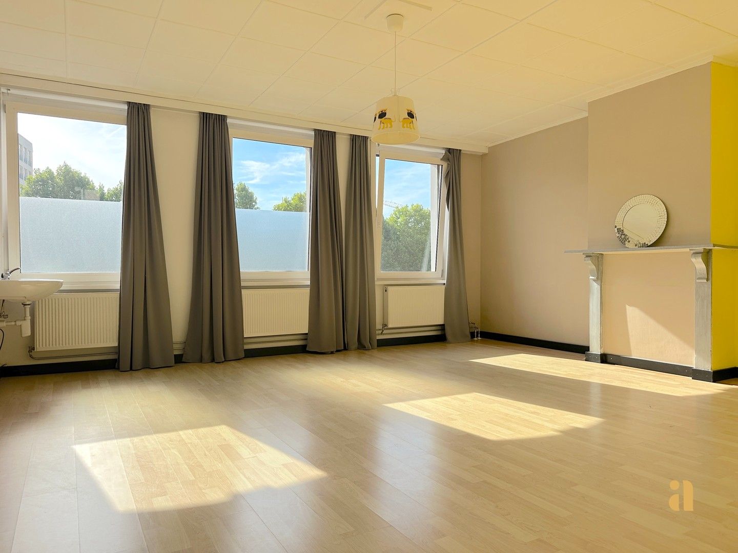 Karaktervol herenhuis waar licht, ruimte & zon elkaar ontmoeten foto 19