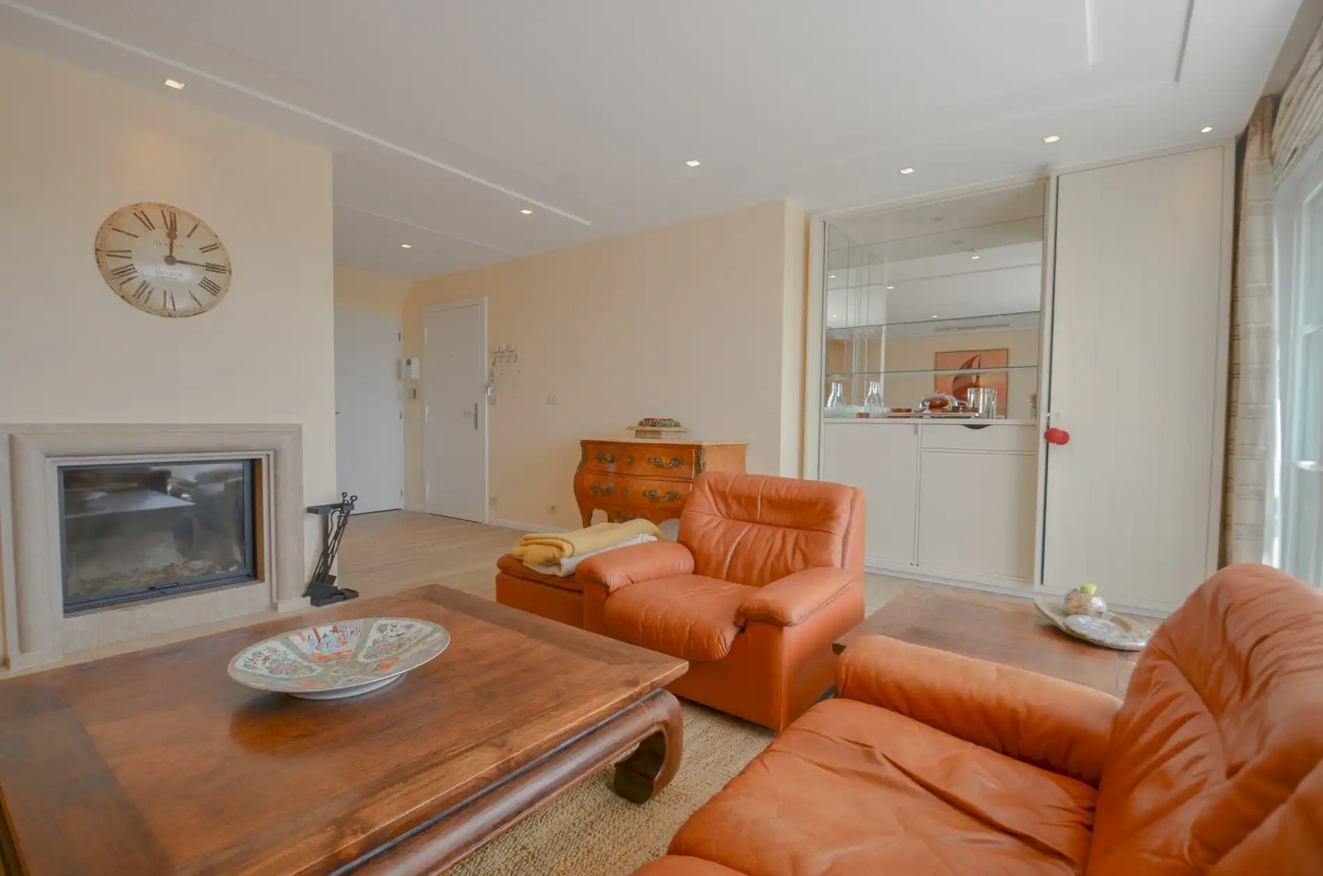 Stijlvol duplexappartement met zonnige terrassen en open zicht op de villa’s van het Zoute. foto 6