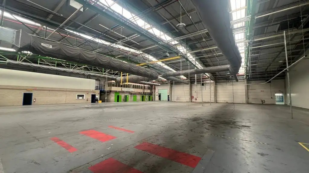 Logistiek bedrijfspand te huur in de haven van Gent foto 9