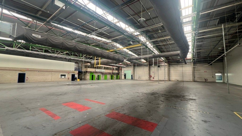 Logistiek bedrijfspand te huur in de haven van Gent foto 9