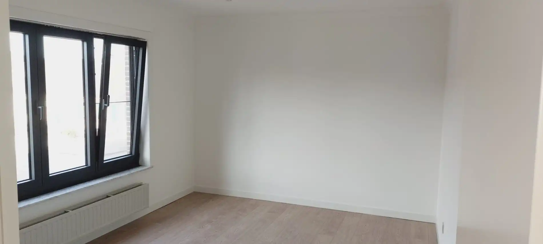 Comfortabel, verzorgd en gunstig gelegen appartement met 2 slaapkamers, terras en garage. foto 6