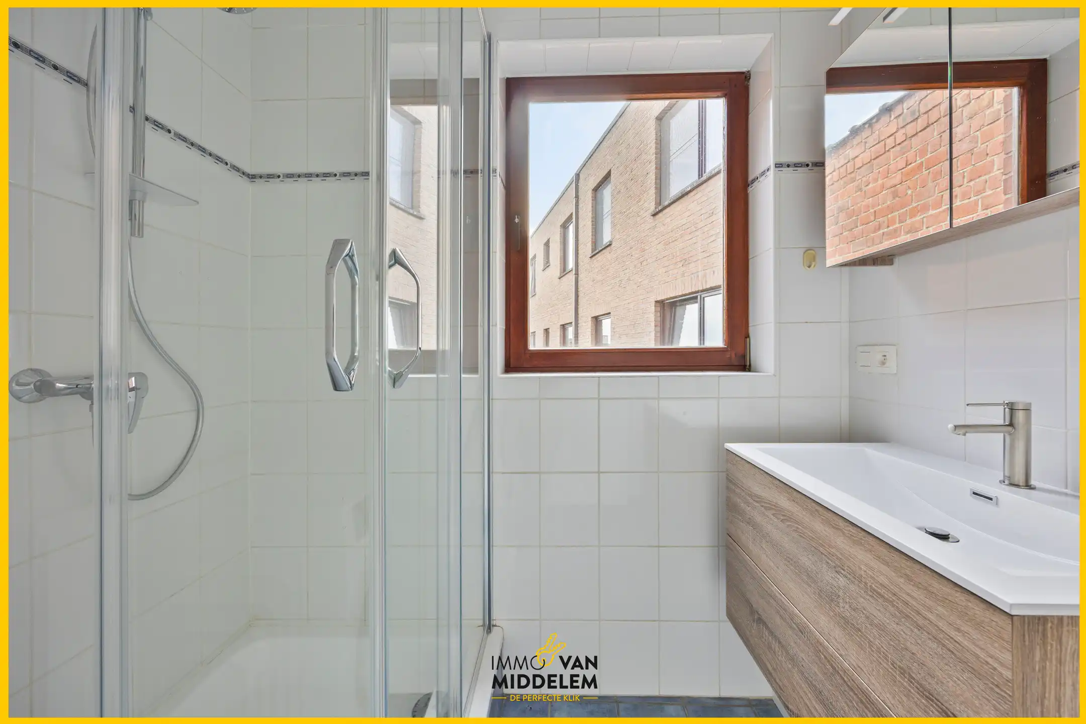 LICHTRIJK VERNIEUWD APPARTEMENT MET 2 KAMERS & TERRAS  foto 10