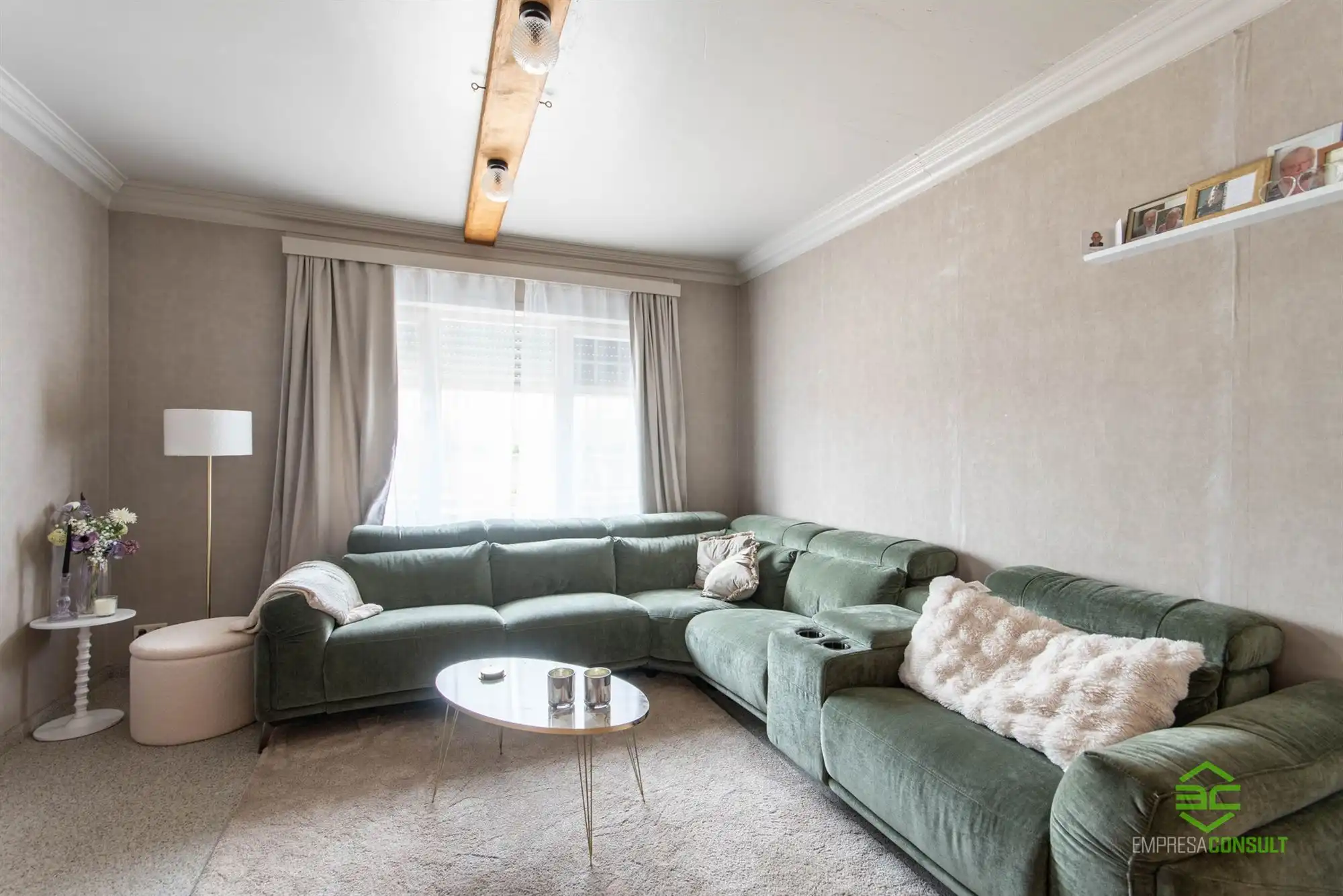 Instapklare woning met 4slpk op 30a 65ca! foto 3