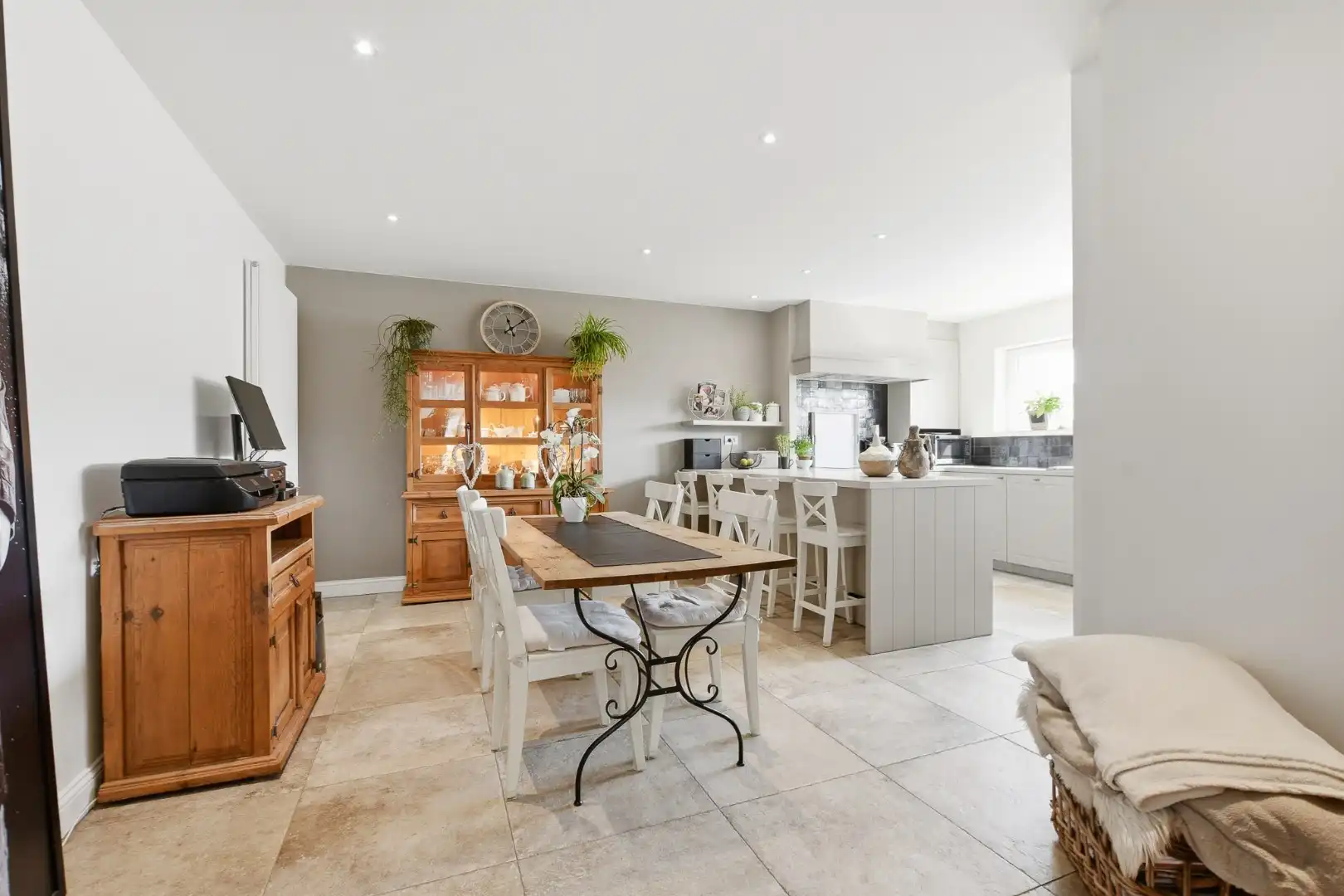 Moderne bel-etagewoning met polyvalente ruimte, zonnige tuin en energiezuinige afwerking foto 4