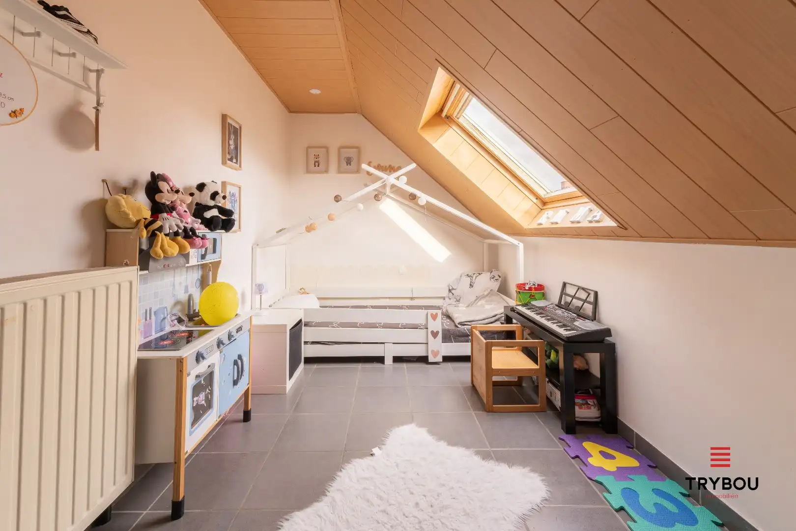 Instapklare woning met 3 slaapkamers, garage en tuin foto 9