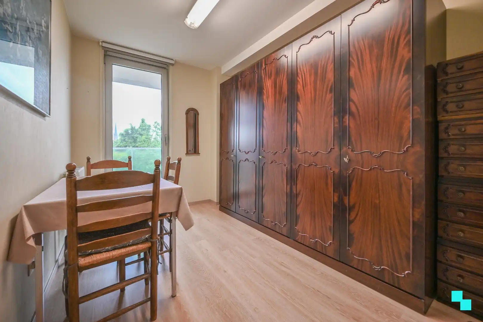 Riant 3-slaapkamerappartement met zicht op de vaart te Izegem foto 26