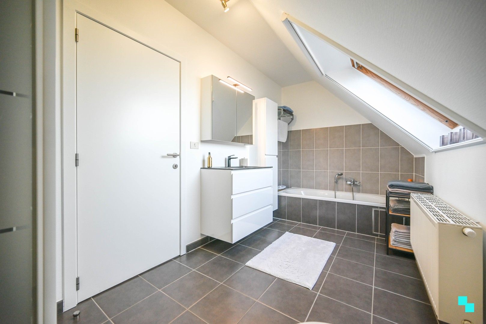 Riant, instapklaar appartement te Kortrijk foto 19