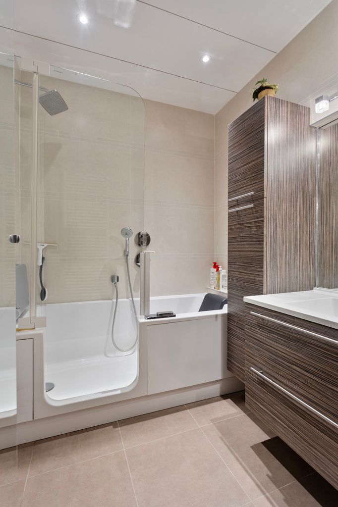 immo DAVID stelt voor: ruim appartement met praktijkruimte foto 14
