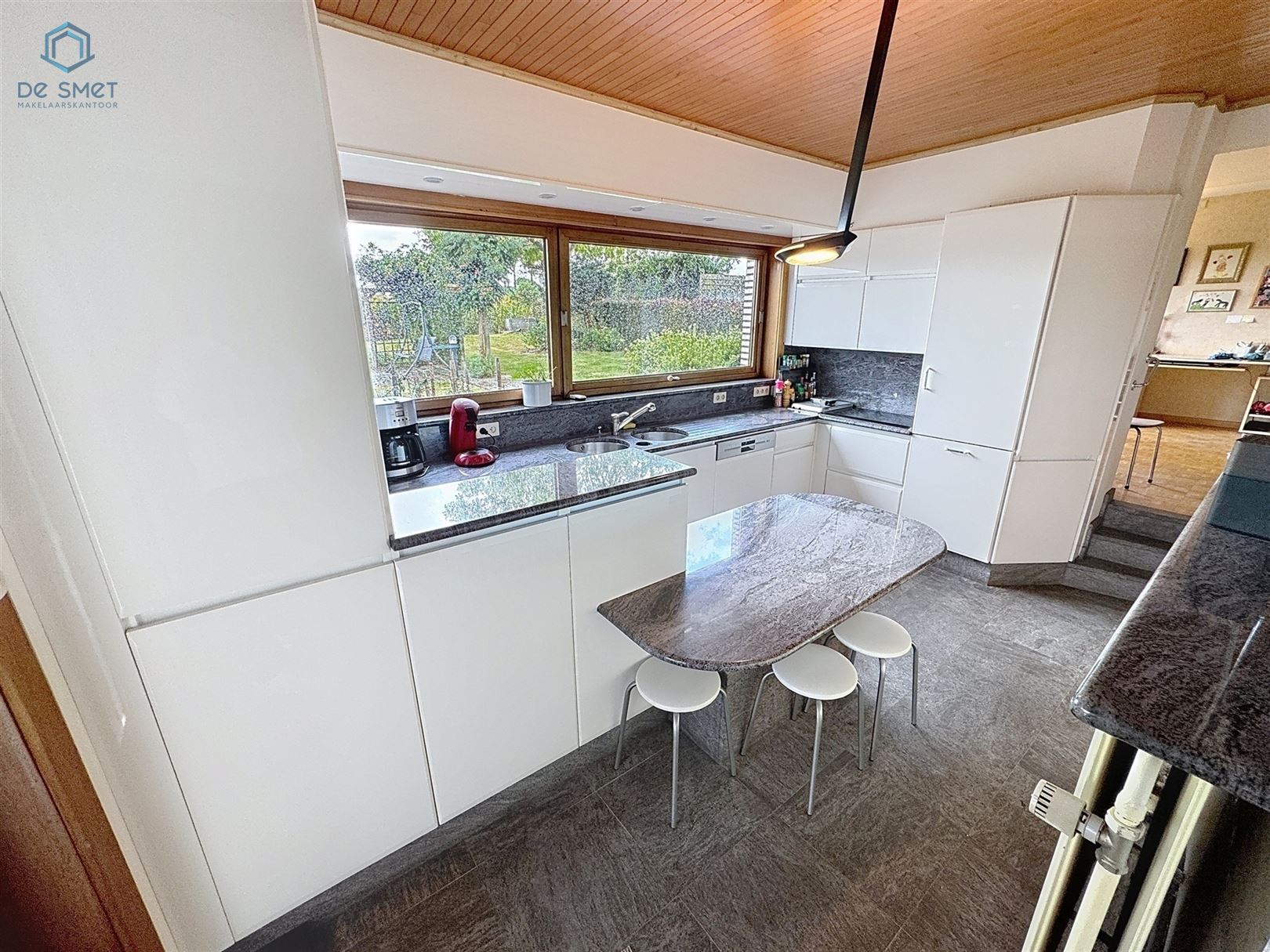 Ruime, Instapklare Villa met 4 Slaapkamers, Dubbele Garage en Prachtige Tuin in Groene Omgeving foto 8