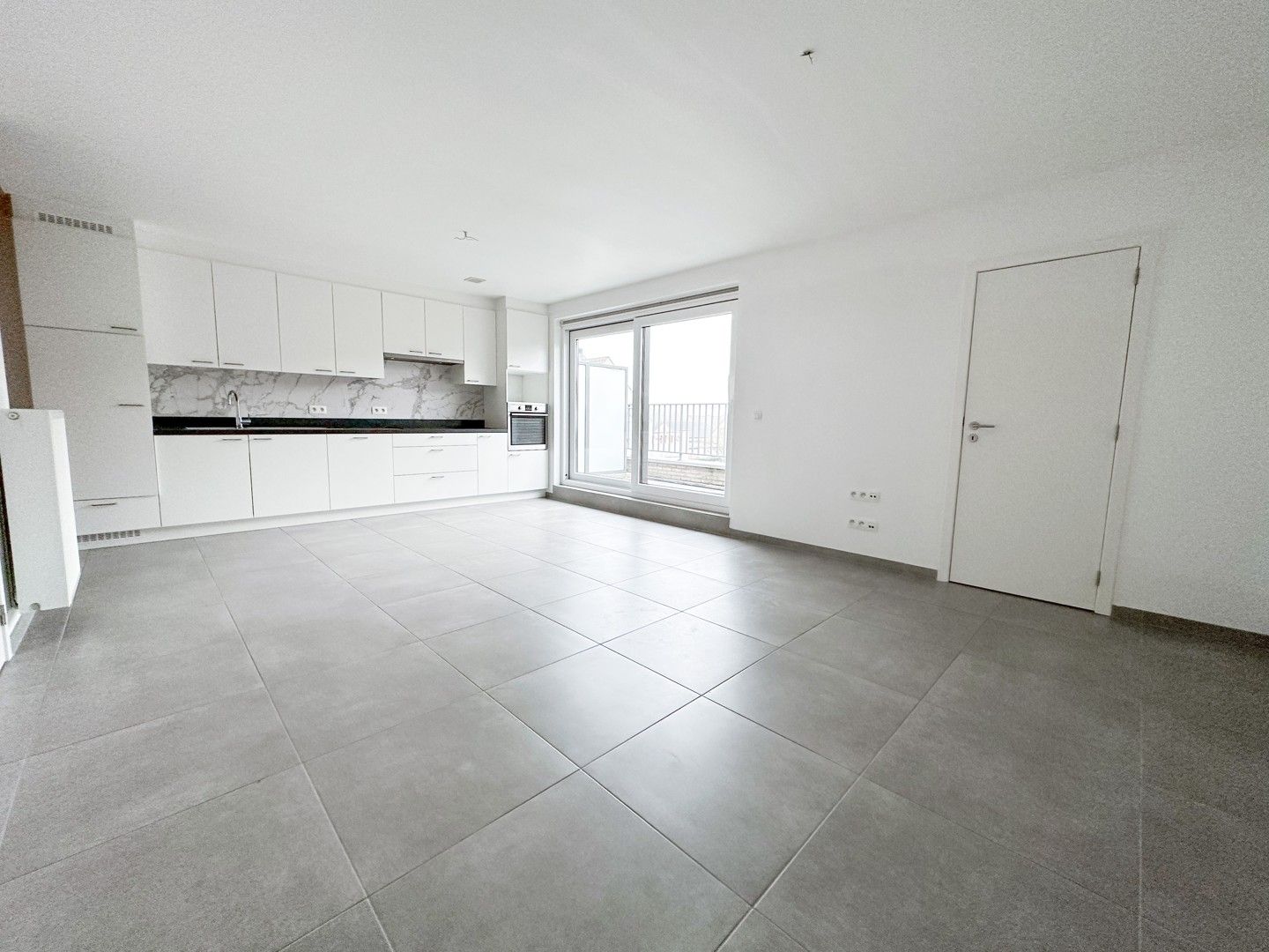 Ruim 2slpk appartement in het centrum van Waarschoot foto 4