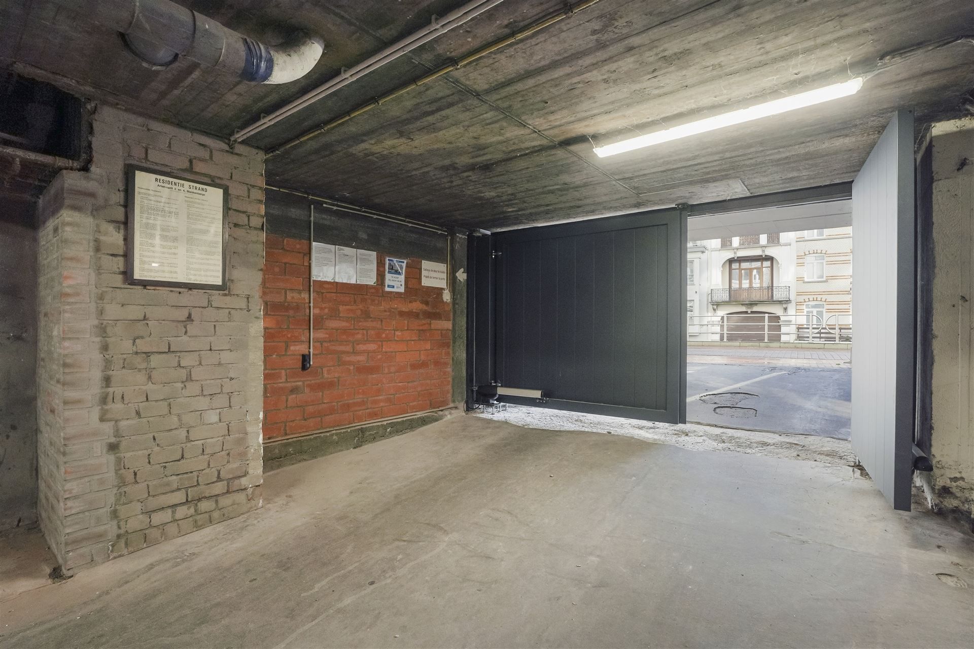 ZEEDIJK / CENTRALE LIGGING  foto 4