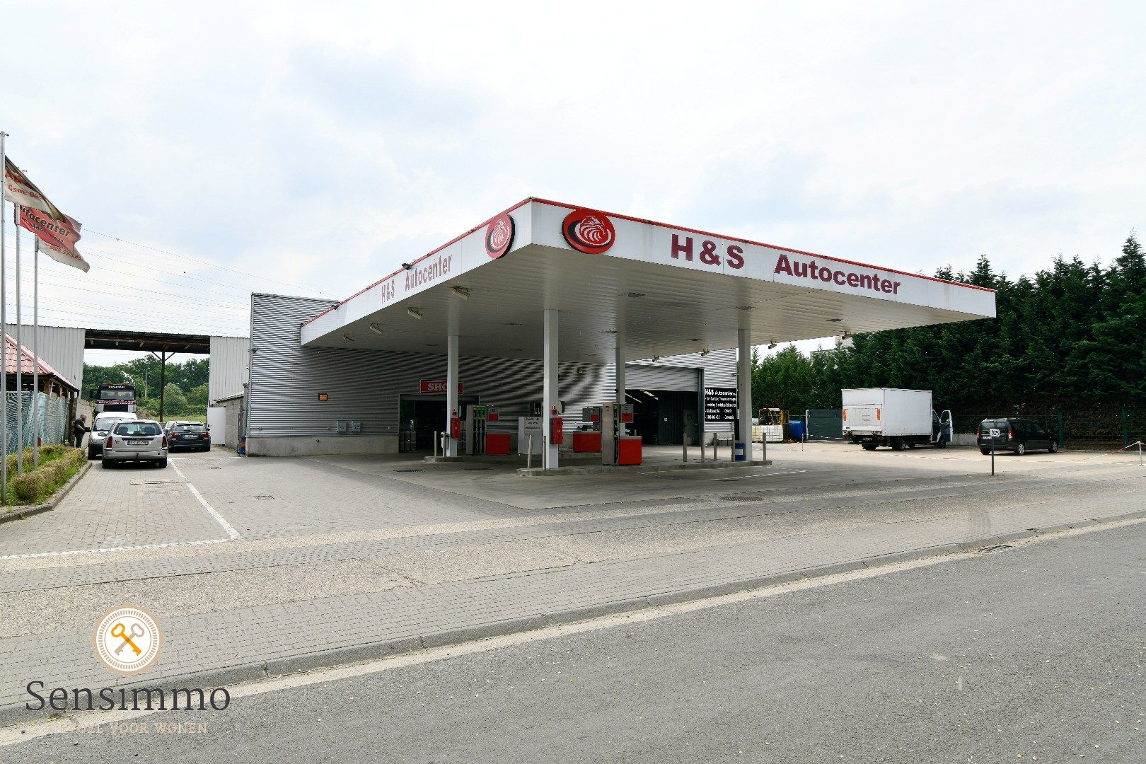 Tankstation met winkel, onderhoudsgarage op grens Genk-Zutendaal foto 13