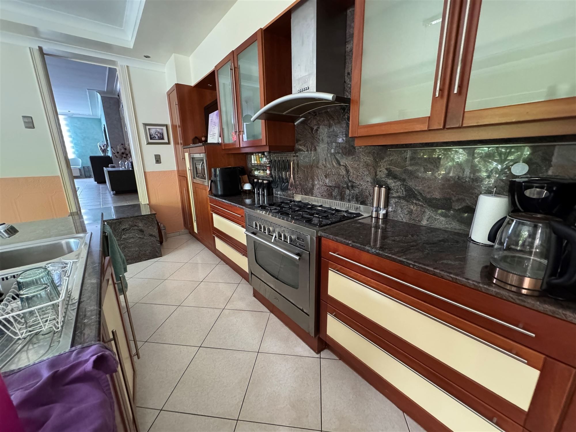 PERFECT ONDERHOUDEN WONING (142M²) MET 3 SLAAPKAMERS, 2 BADKAMERS EN LEUKE TUIN TE BEVERLO foto 9