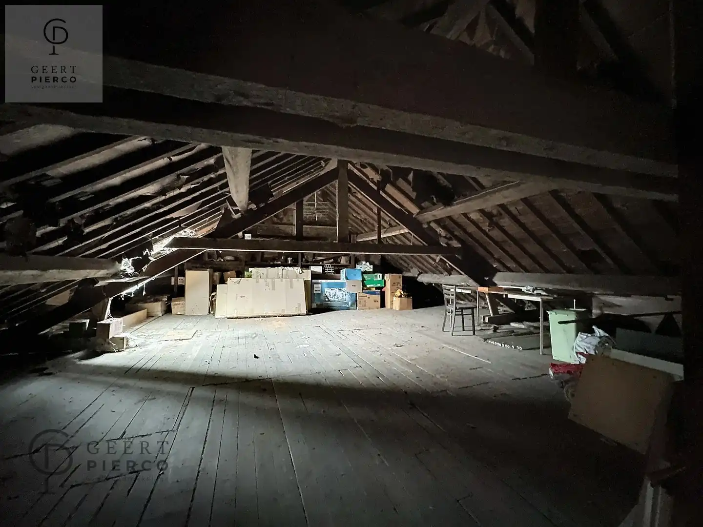 Ruim handelspand met ruim appartement foto 31