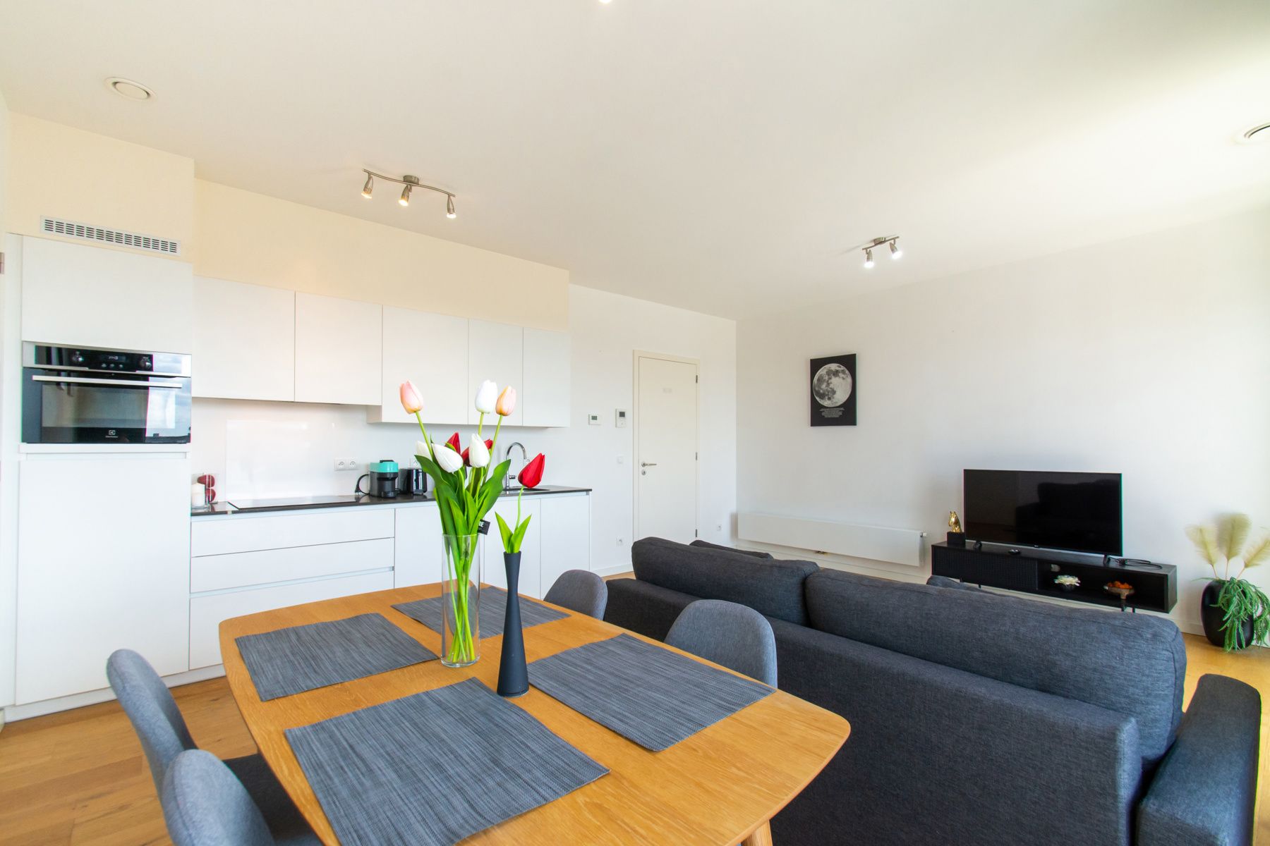 Prachtig 1-kamer appartement met TERRAS foto 3
