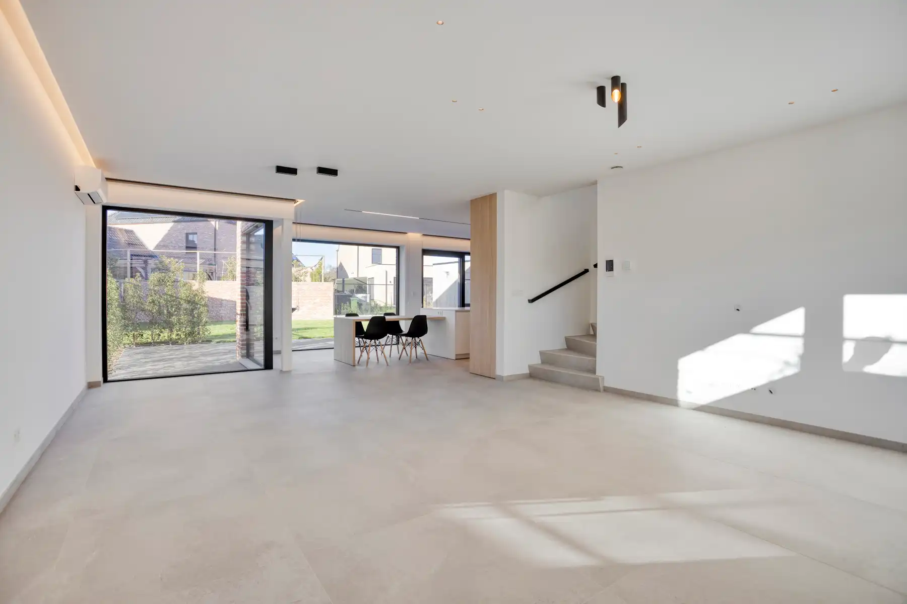 Luxueuze nieuwbouwwoning met 3 slaapkamers.  foto 3