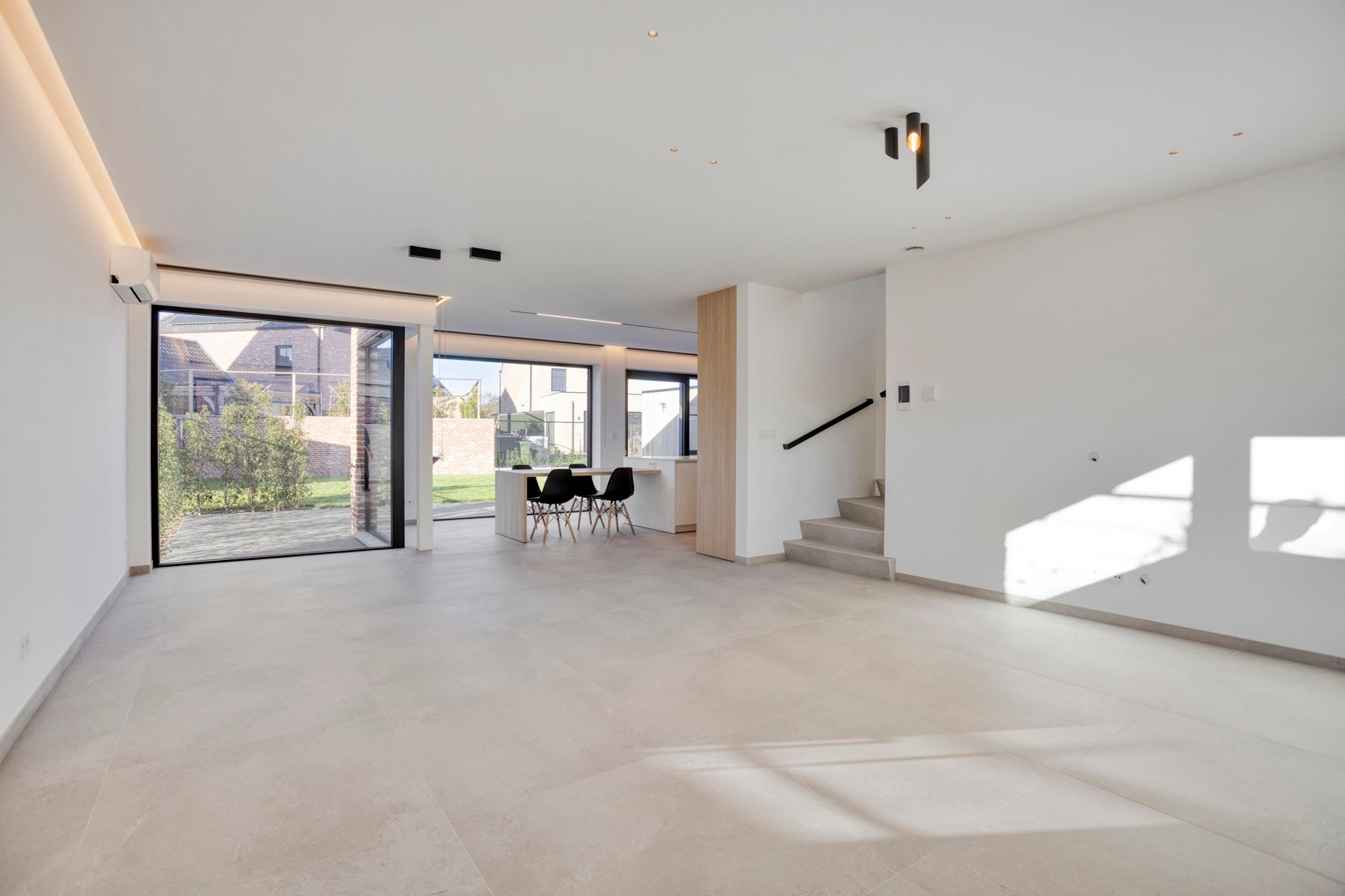 Luxueuze nieuwbouwwoning met 3 slaapkamers.  foto 3