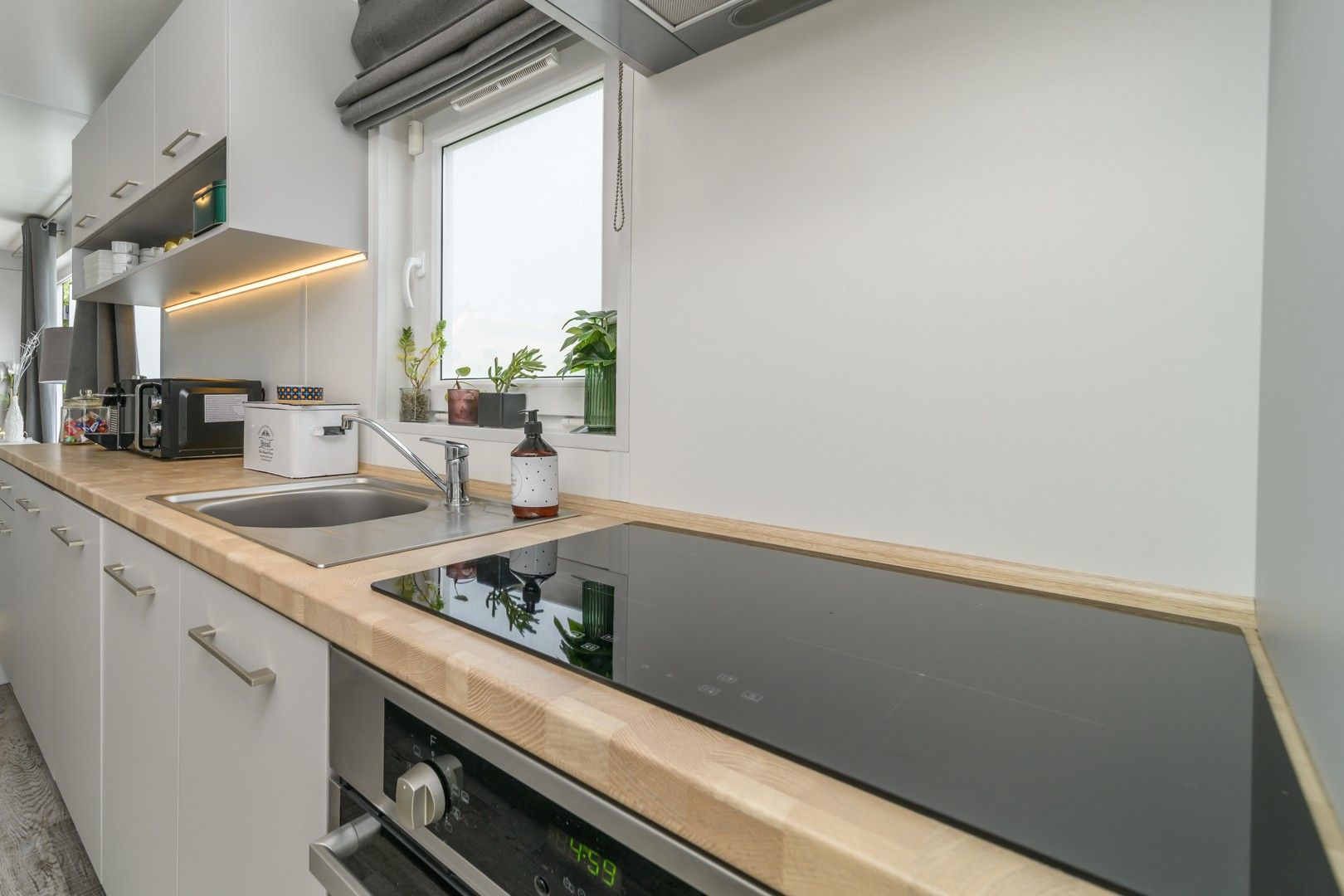 Rustig gelegen gezinswoning met extra woonunit foto 33