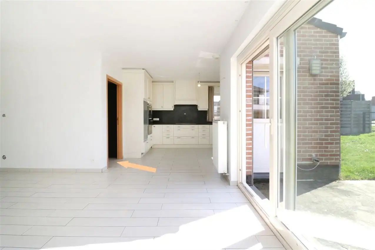 Recente woning met drie slaapkamers en garage op rustige locatie foto 25