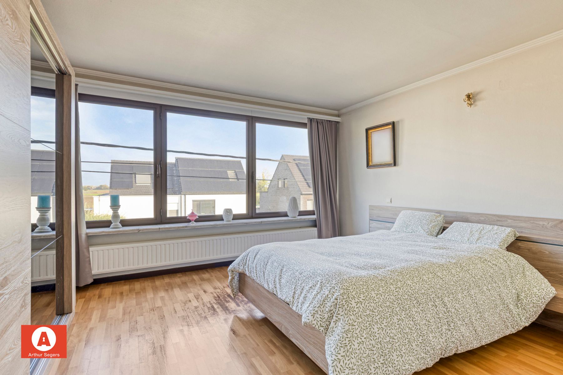 Ruime woning met zuidgerichte tuin en achteruitweg foto 19