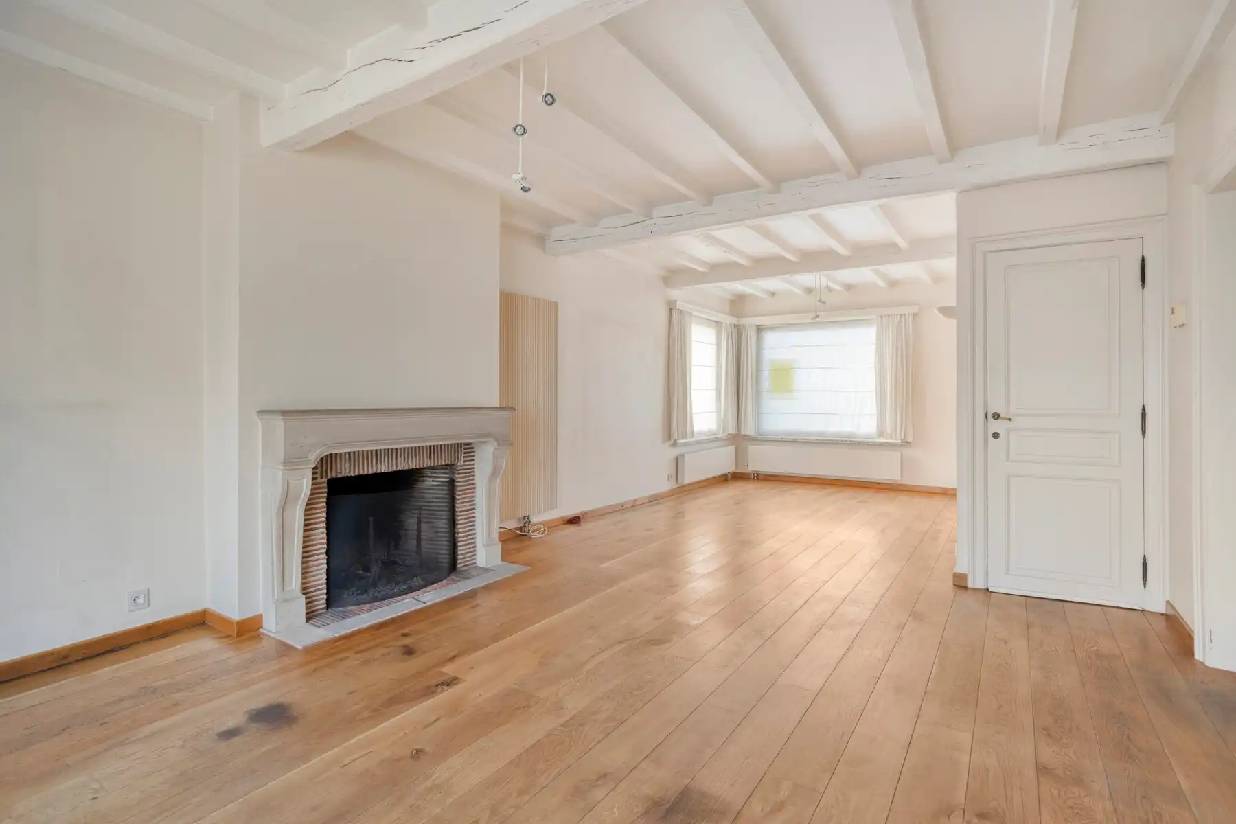 Ruime halfopen bebouwing met 4 slaapkamers! foto 2