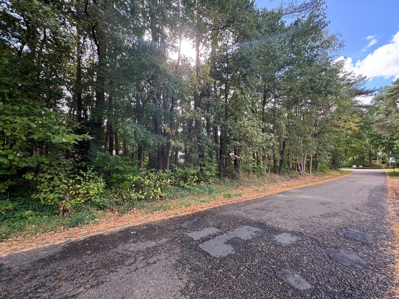 Uitstekend gelegen bouwgrond OB 10a 85ca foto {{pictureIndex}}