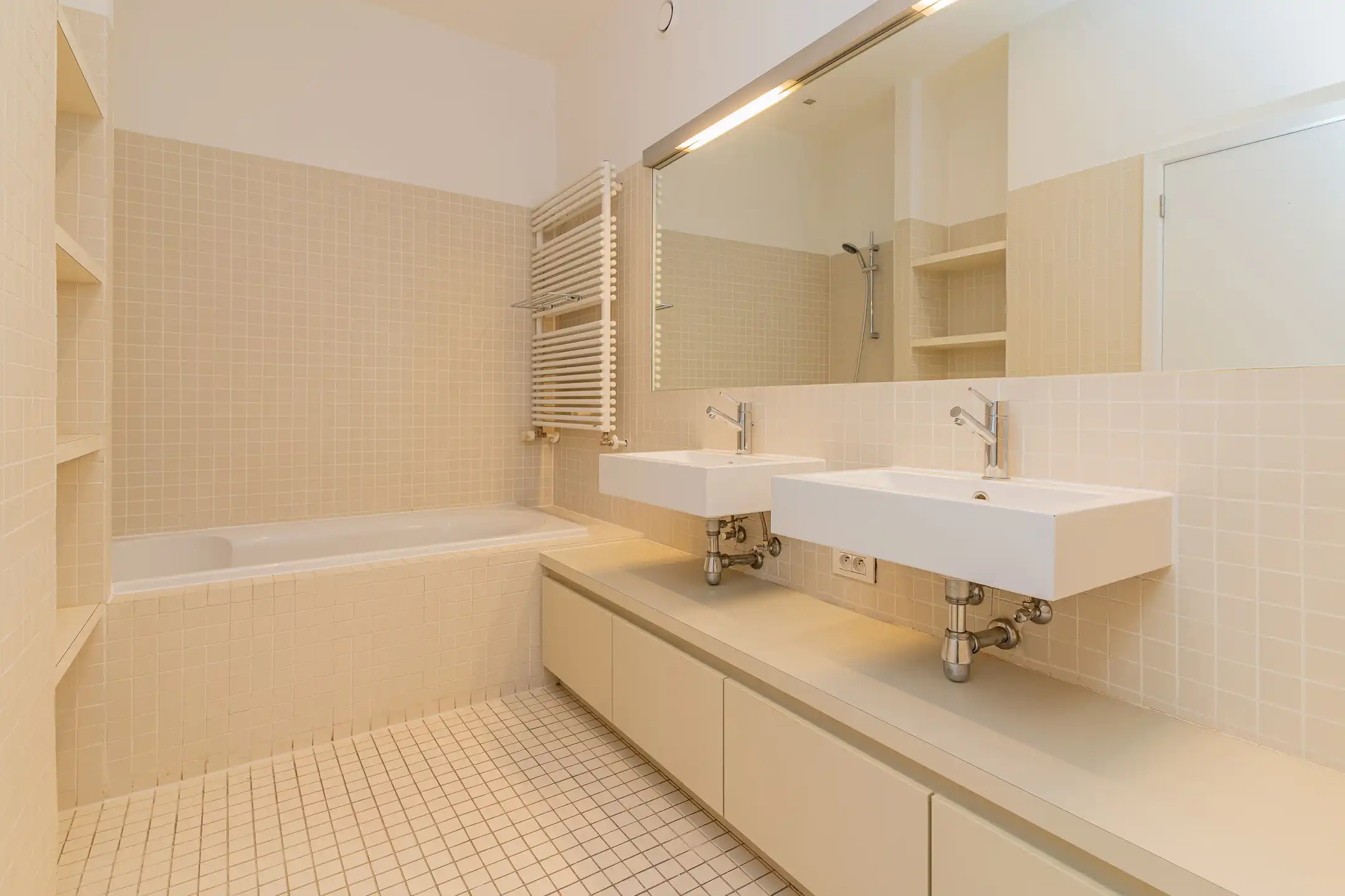 ANTWERP - Tweeslaapkamer appartement nabij de Vogelmarkt foto 10