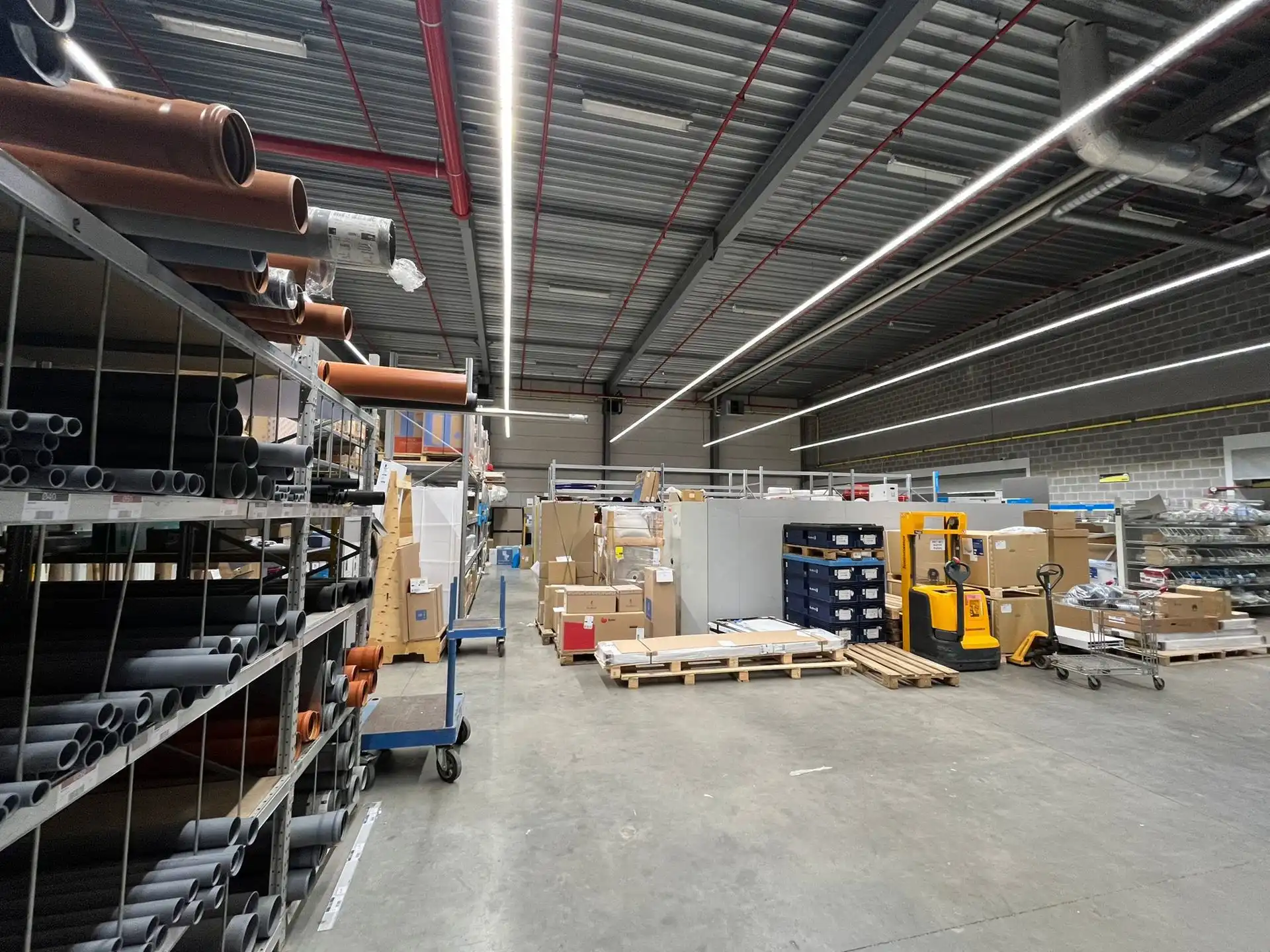 Moderne showroom te Wijnegem foto 3