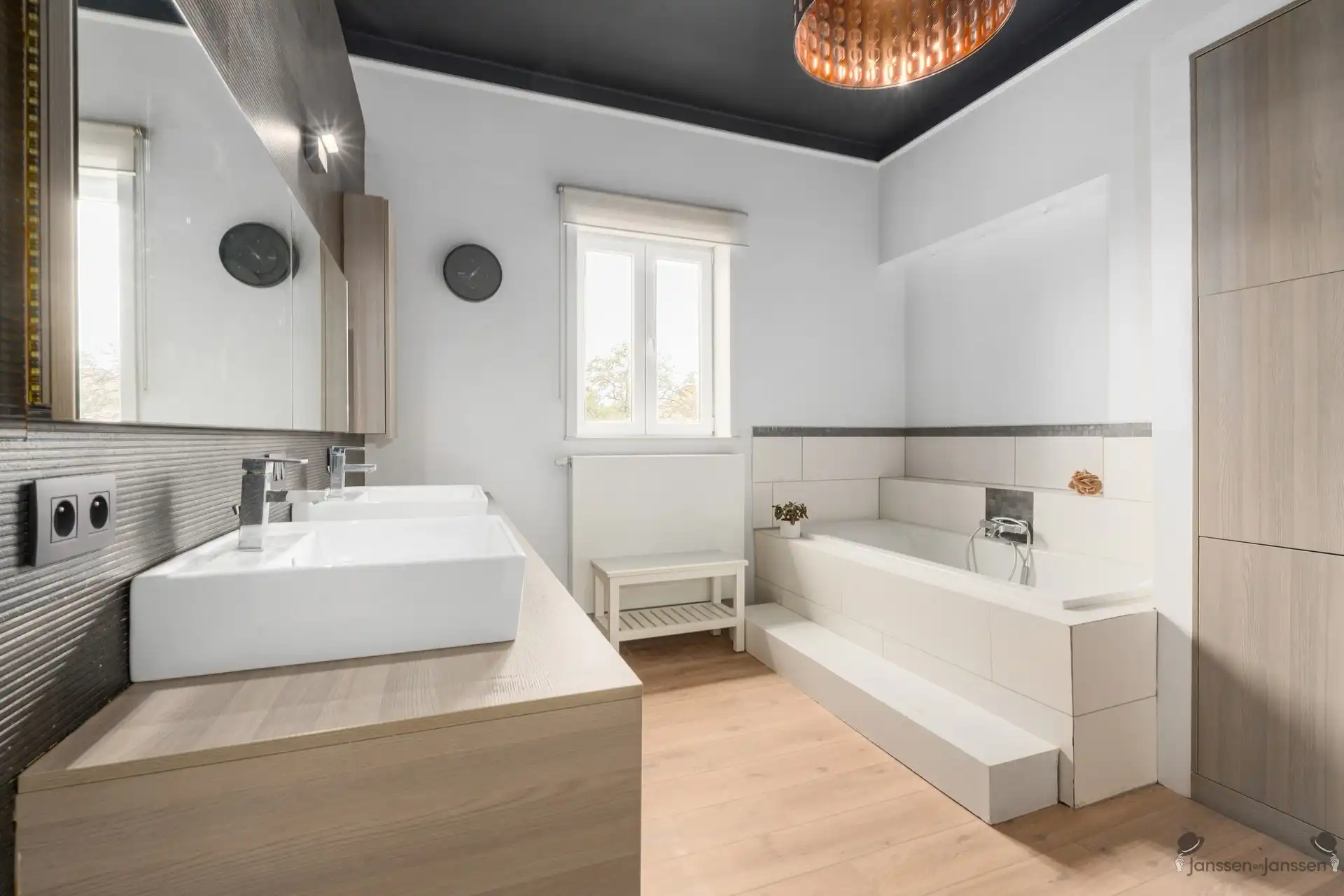 Karaktervolle interbellumvilla met hedendaags comfort nabij het hart van Genk foto 14
