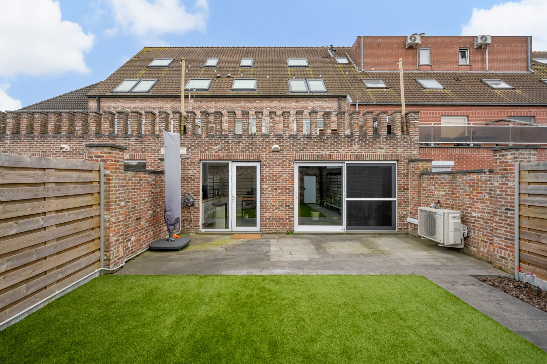 Gelijkvloers appartement met zonnig terras en aparte garage! foto 15