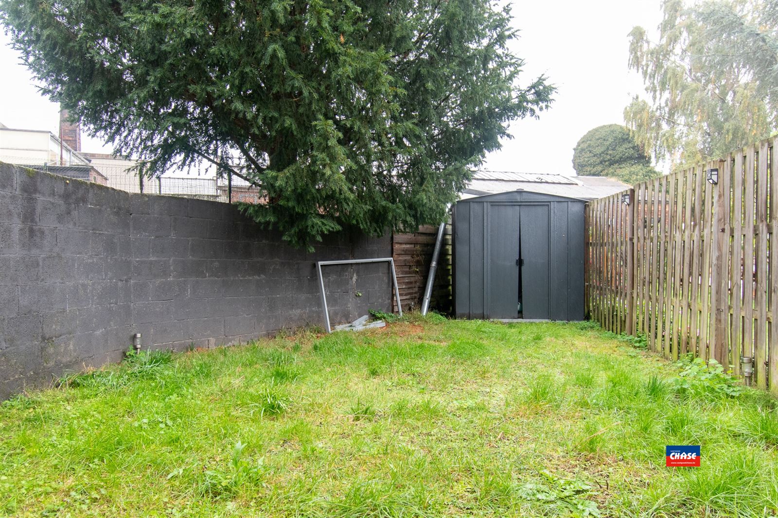 Gezinswoning met vier slaapkamers en tuin foto 7