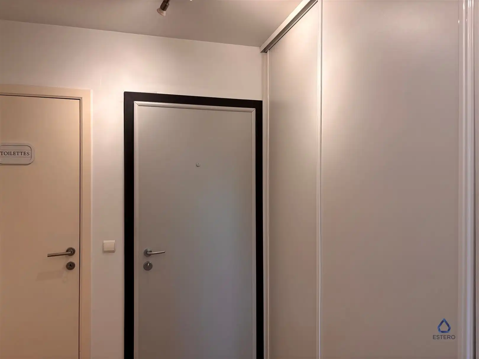 Ruim en lichtrijk appartement met 3 slaapkamers en terras foto 2