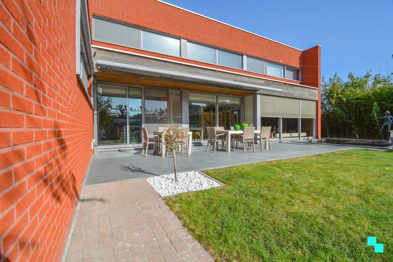 Bijzonder lichtrijke en verrassend ruime villa te Hooglede foto 31