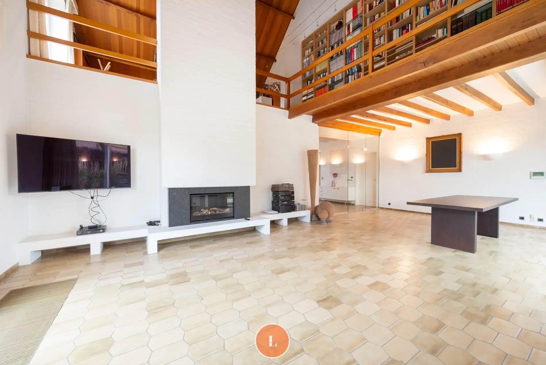 Villa met praktijkruimte en vijver op 1349m² foto 5