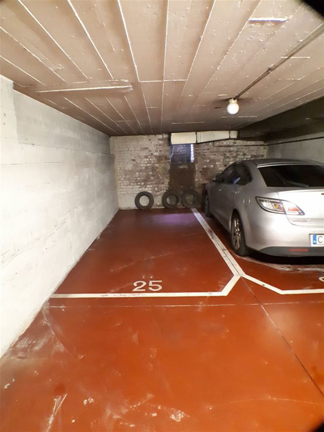 Parking/garage/box foto 2