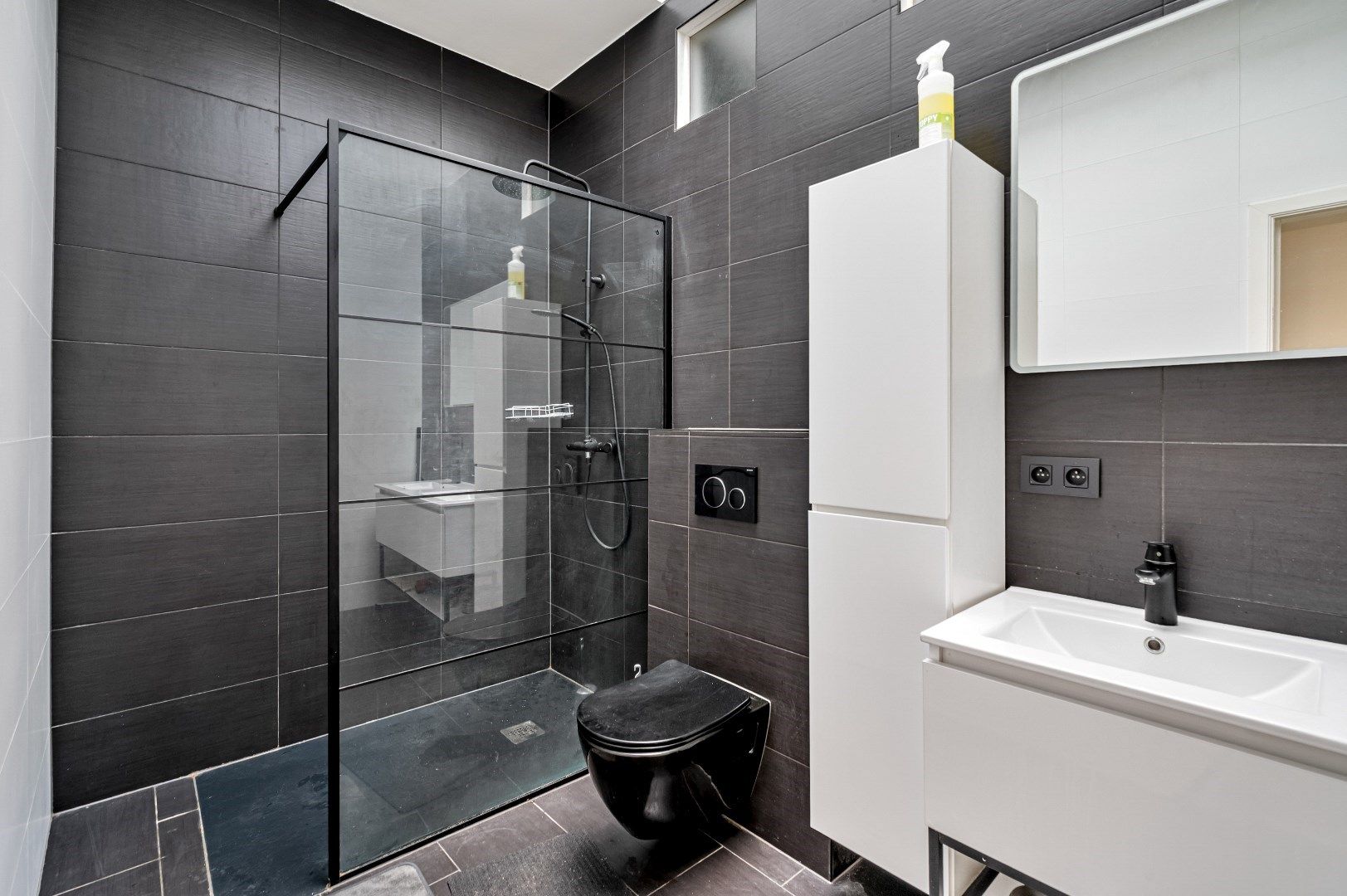 Volledig gerenoveerd appartement. foto 6