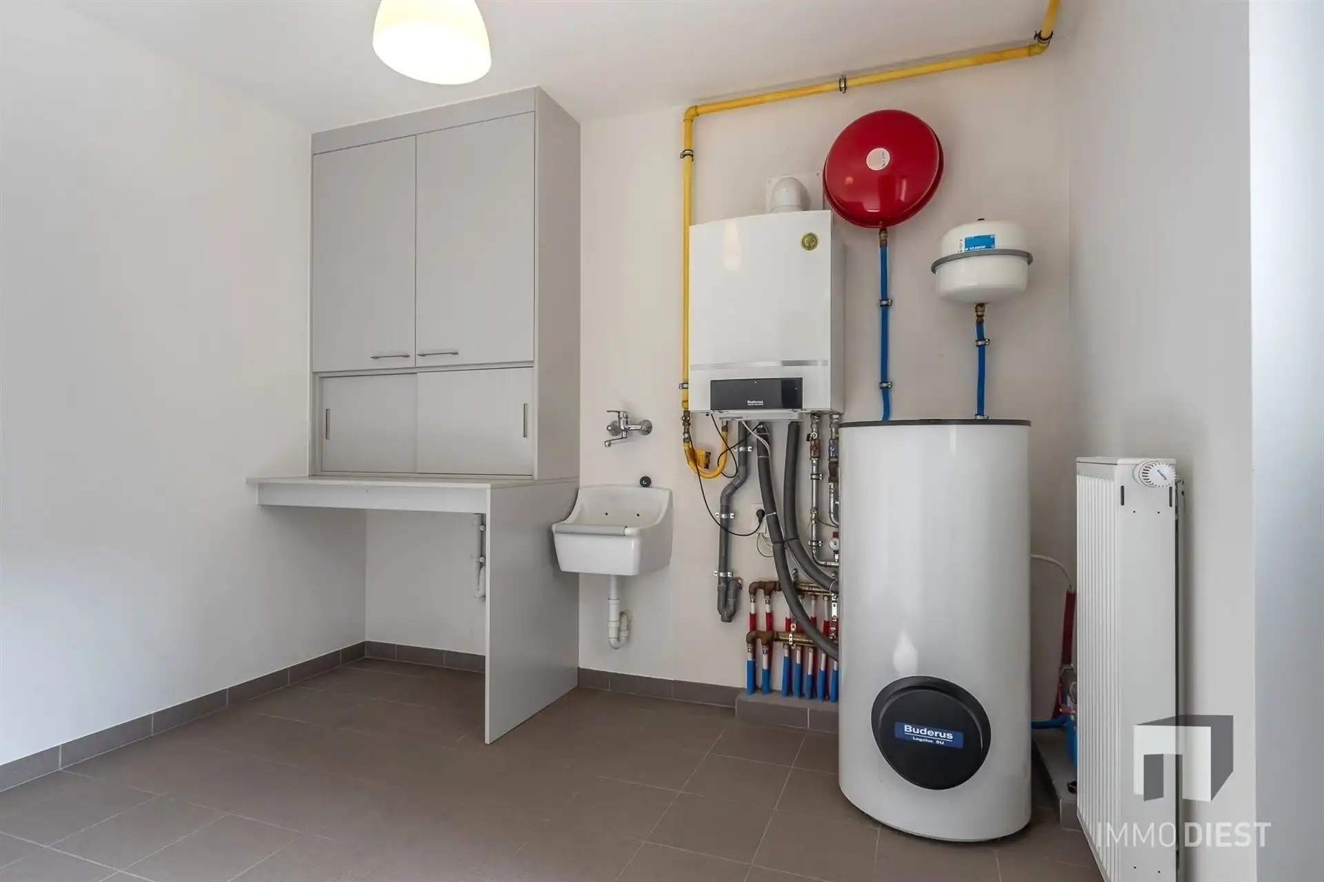 Luxe woning met 4 slaapkamers, 2 badkamers, garage en zonnige tuin foto 38
