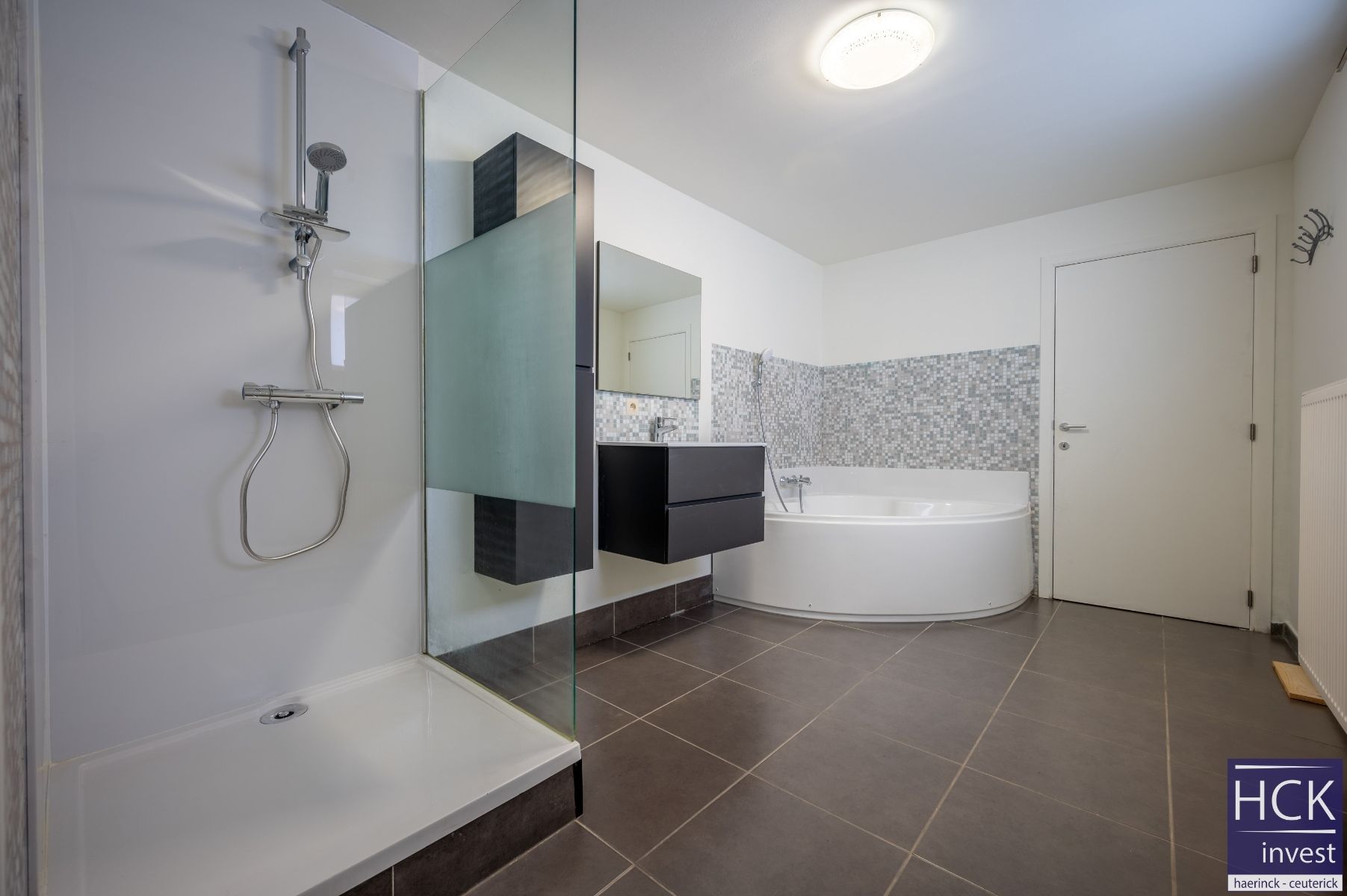 WAREGEM - Schitterend gerenoveerde & energiezuinige woning met 3 SLPK foto 9