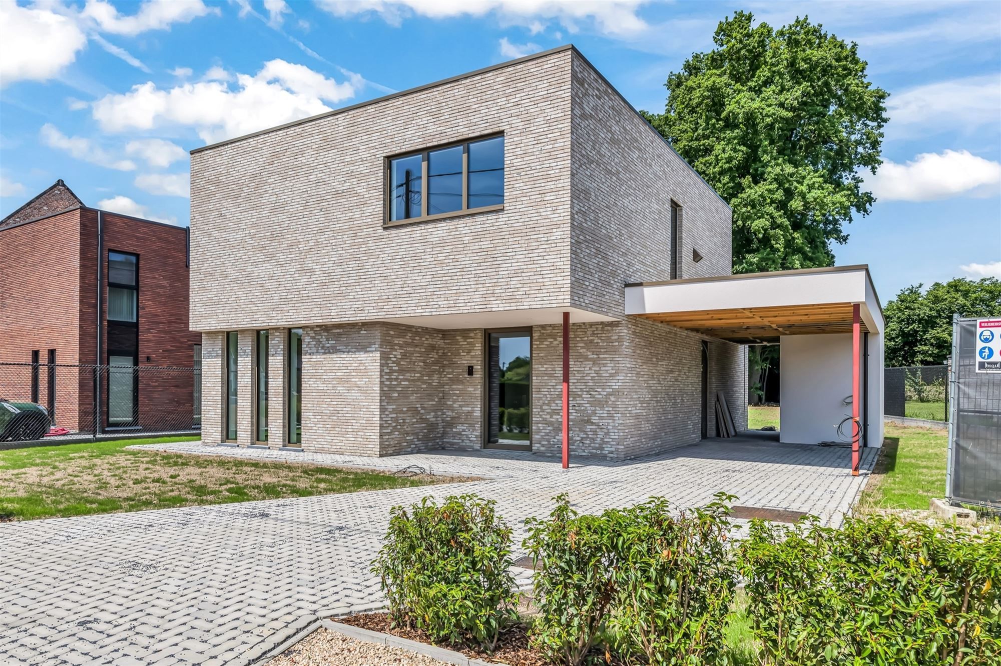 NIEUWBOUW OPEN BEBOUWING MET CARPORT OP RUSTIGE DOCH CENTRALE LIGGING TE PAAL foto 2