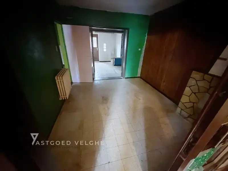 Te renoveren halfopen bebouwing met garage te koop in Maasmechelen (Boudewijnlaan) foto 6