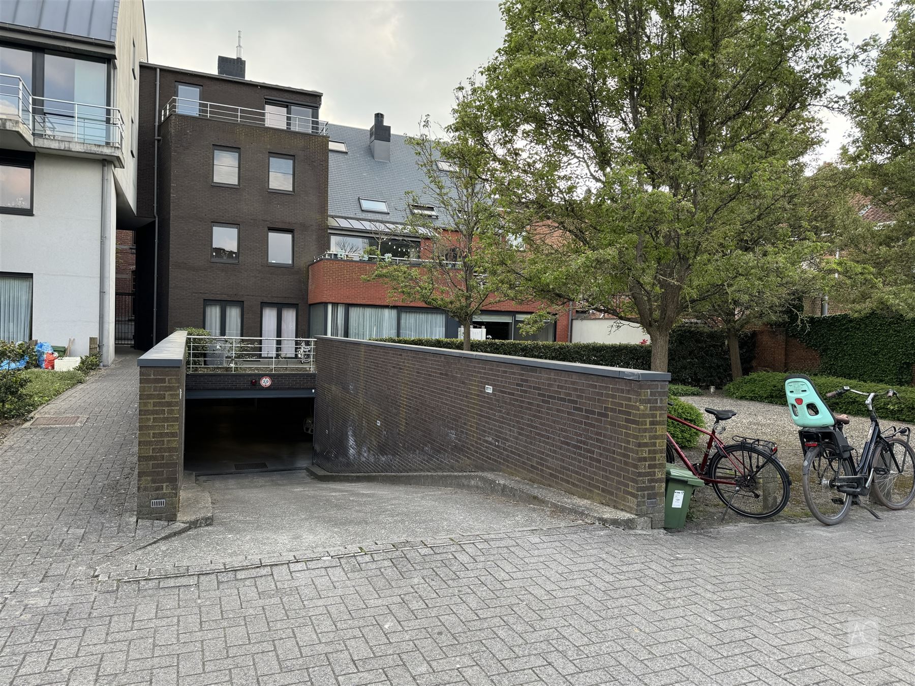 Instapklaar appartement in hartje Sint-Niklaas foto 16