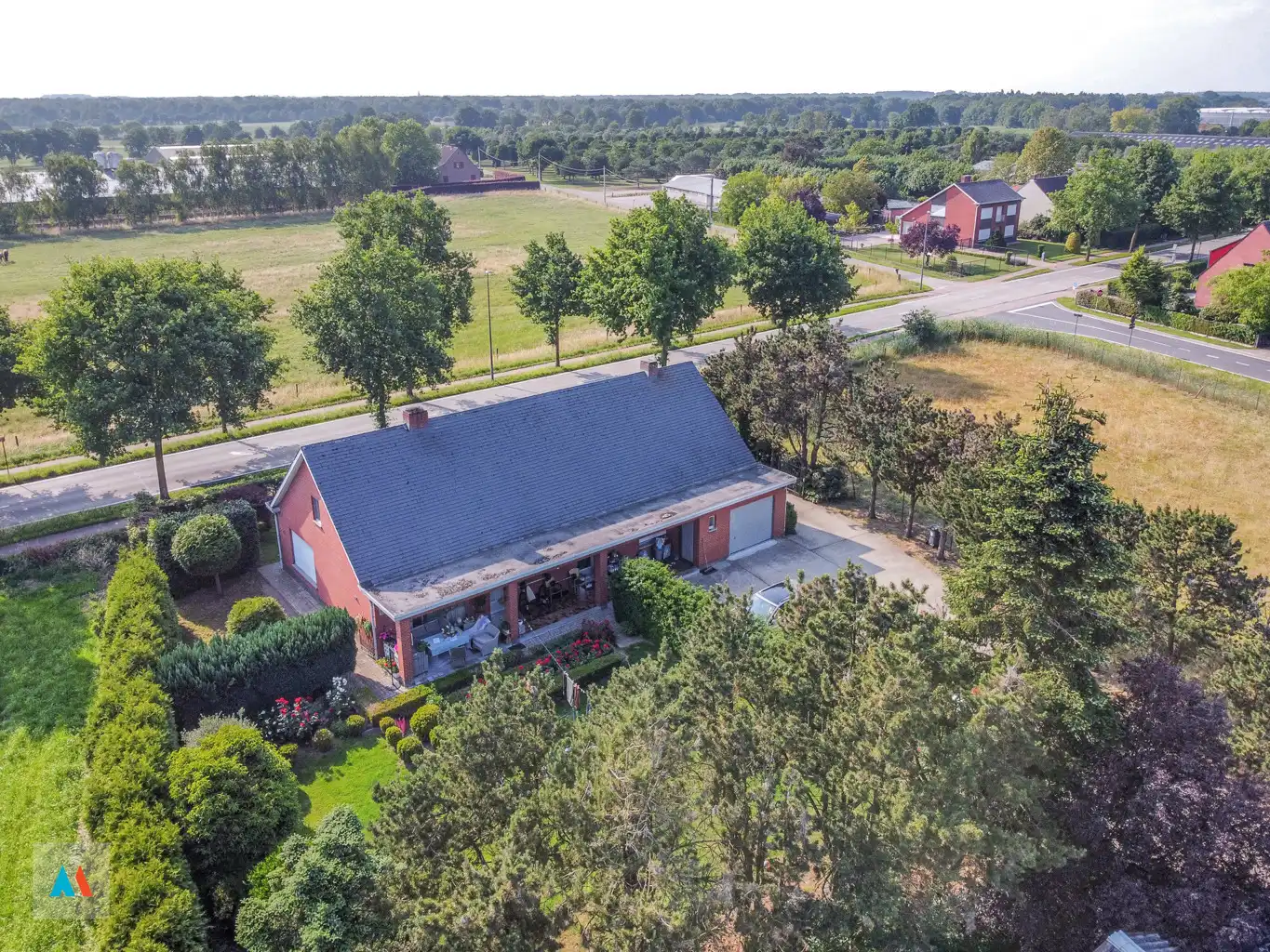 Vrijstaande woning met stal  foto 4