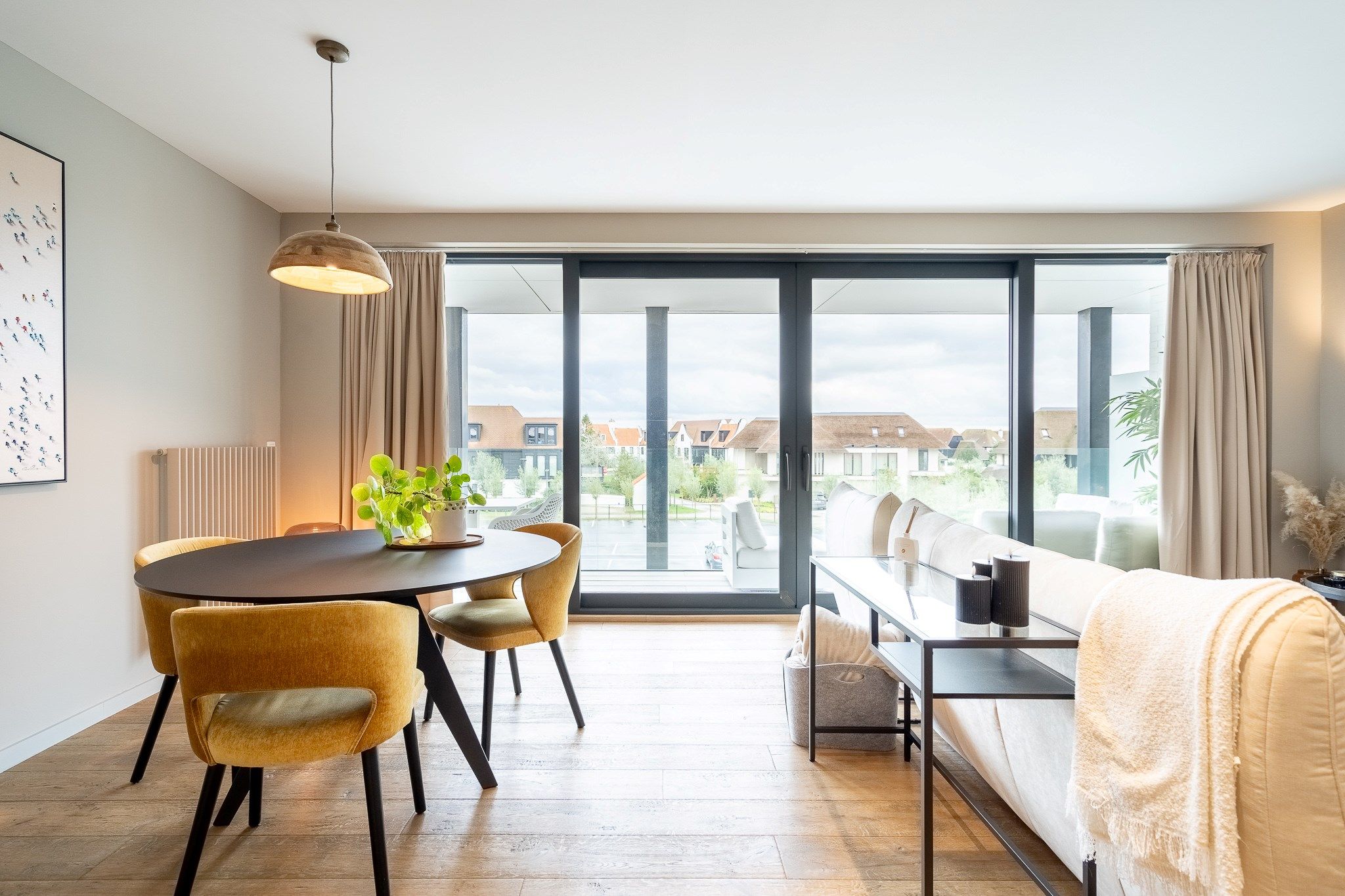 Quasi nieuwbouwappartement van 91 m² te Knokke-Duinenwater foto {{pictureIndex}}