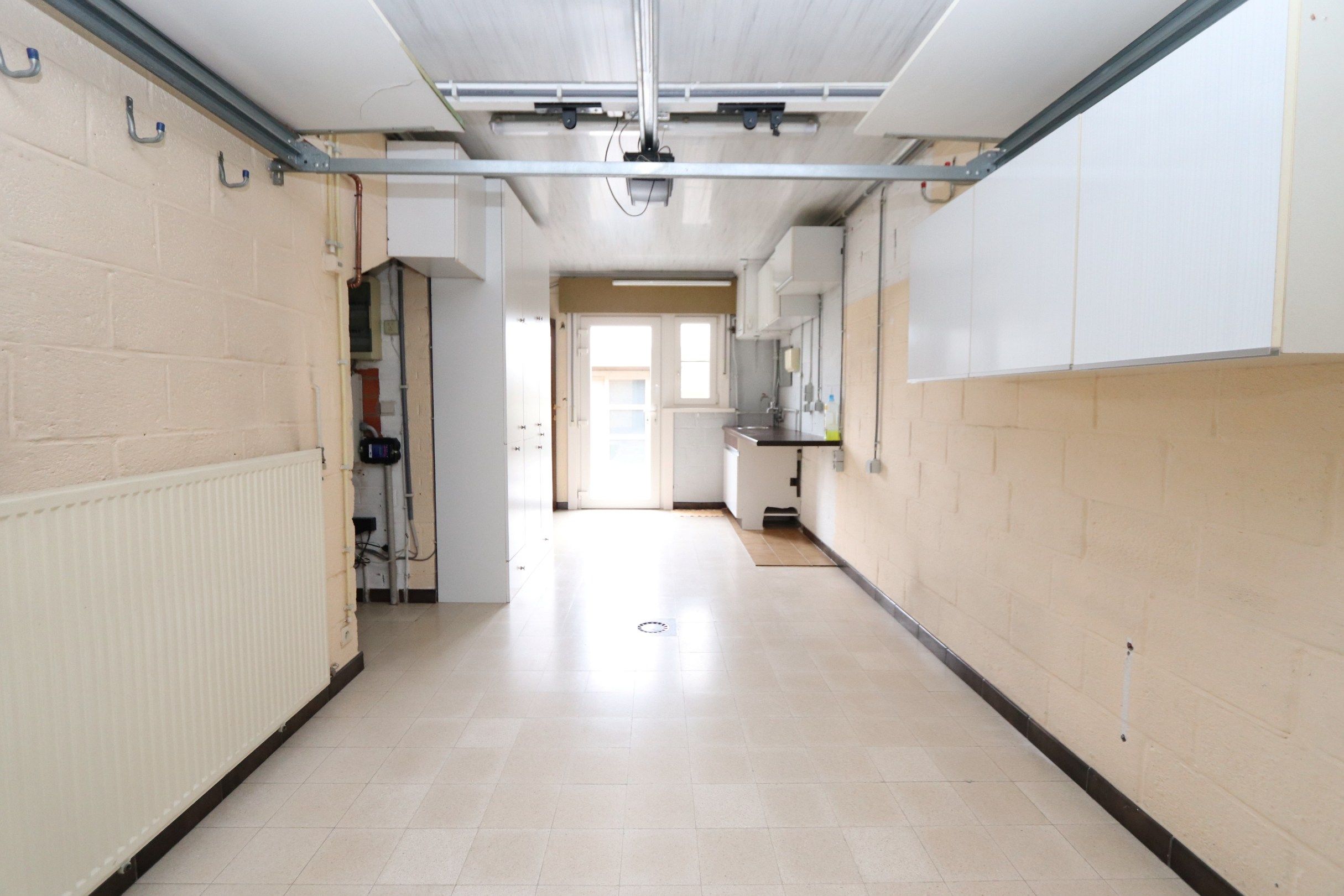 GEZINSWONING MET 4 SLAAPKAMERS EN GARAGE foto 16