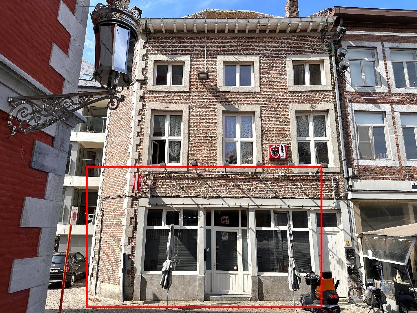 Handelspand op toplocatie in hartje Tongeren (voormalig café) foto {{pictureIndex}}