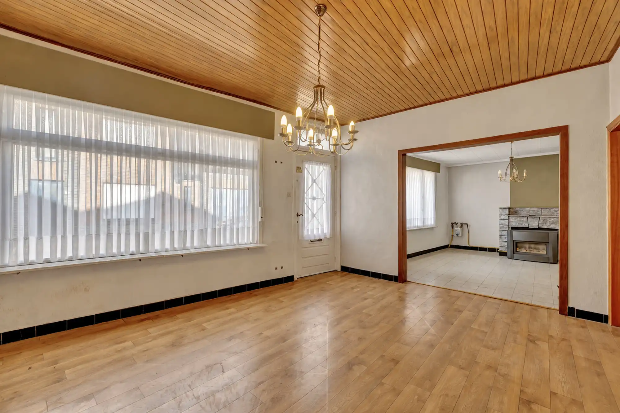Te renoveren woning met tal van mogelijkheden foto 3